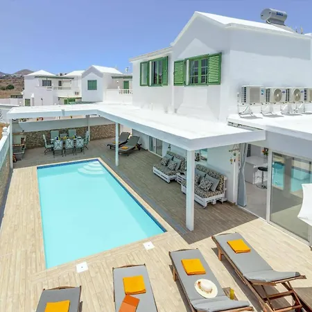 Villa Deluxe By *